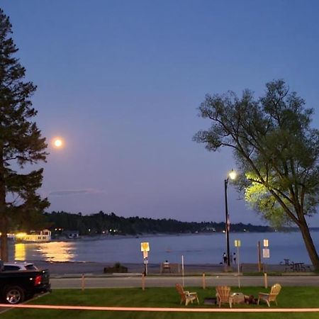 Balm Beach Resort And Motel Bagian luar foto