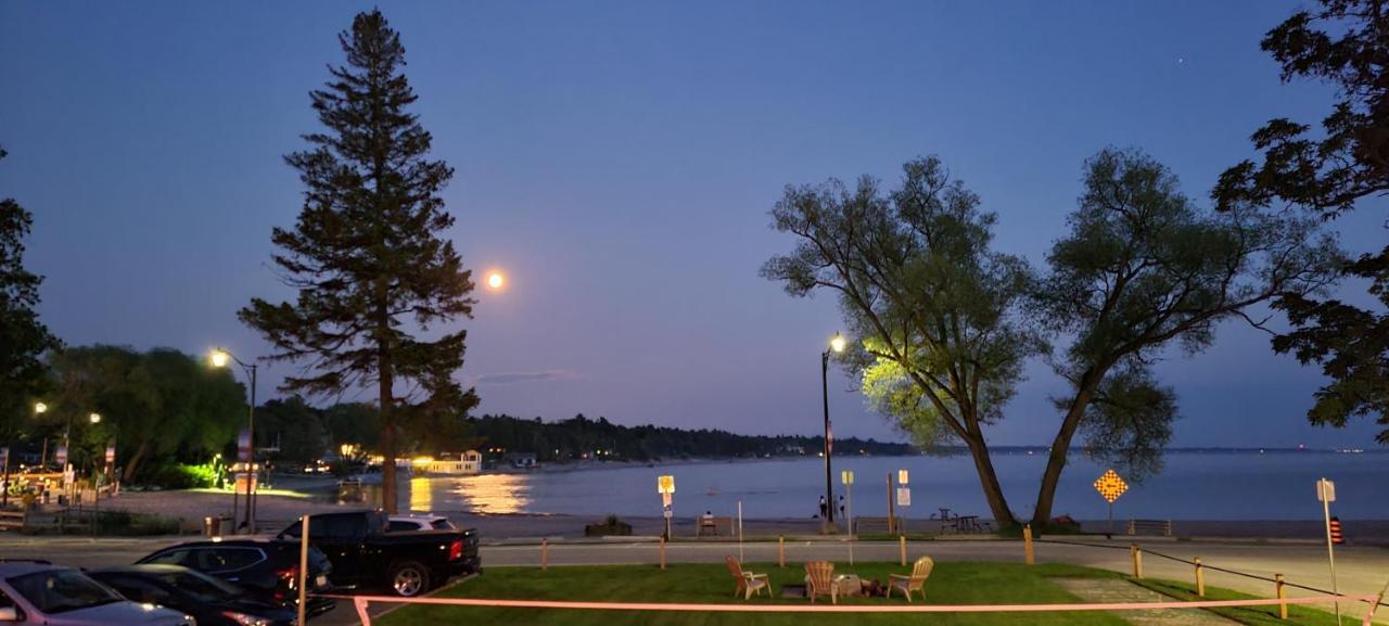 Balm Beach Resort And Motel Bagian luar foto