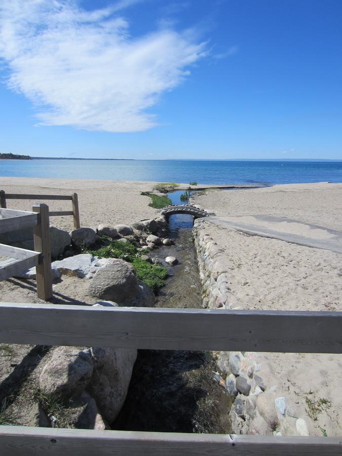 Balm Beach Resort And Motel Bagian luar foto