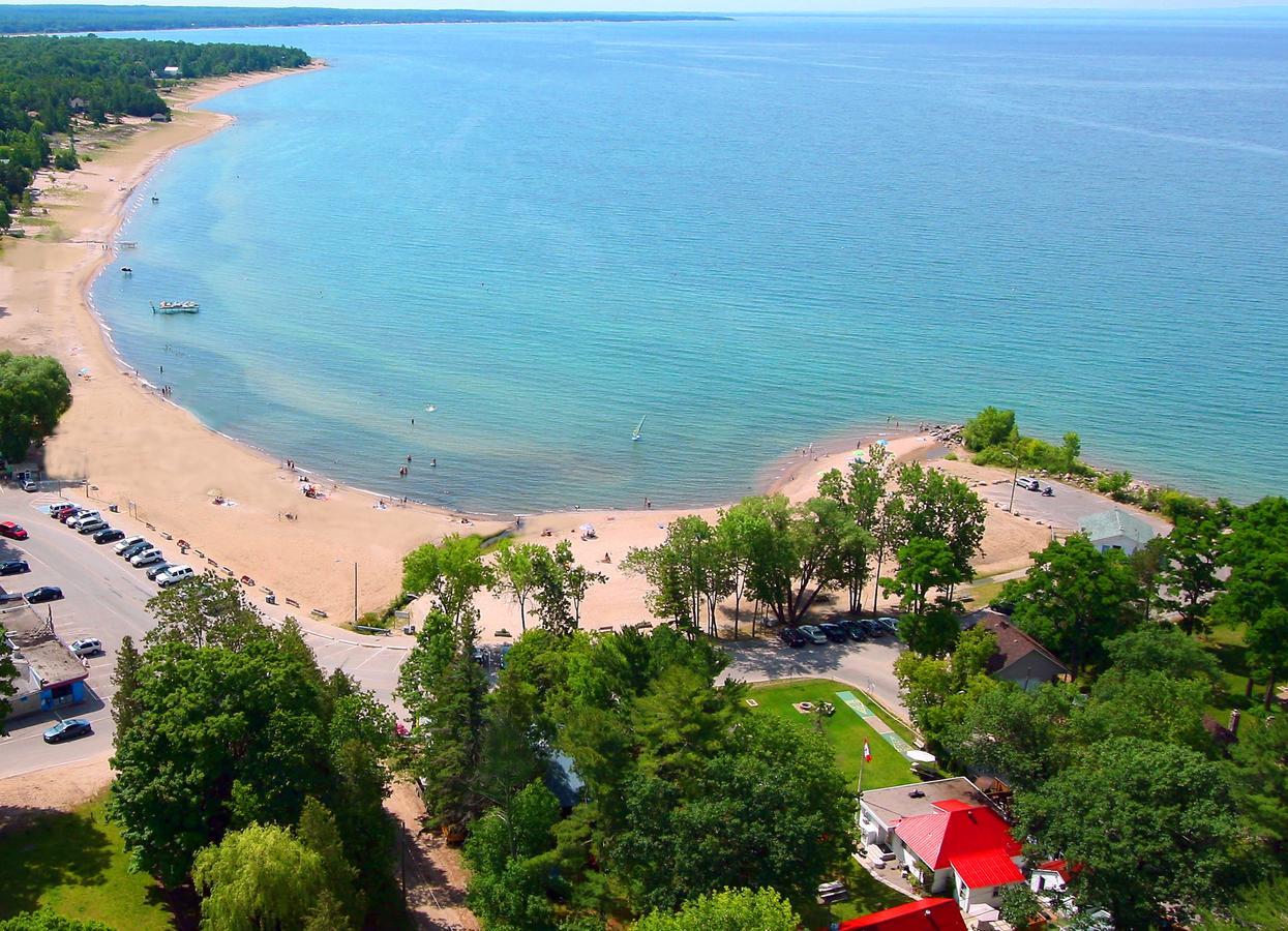 Balm Beach Resort And Motel Bagian luar foto