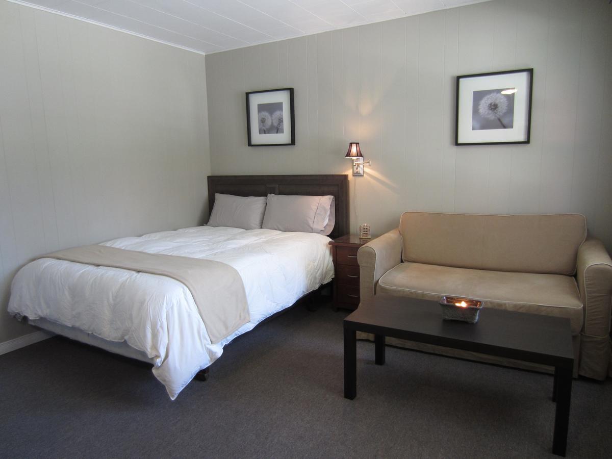Balm Beach Resort And Motel Bagian luar foto